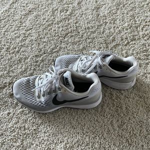 Nike Pegasus 34 Running Shoes, size 7